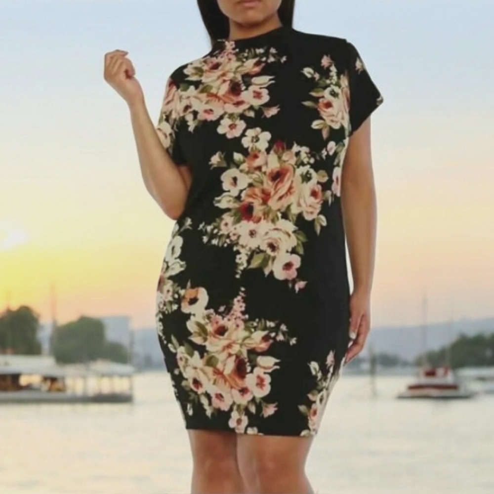 🌸"GLITZ" Pullover  Stretch Short Sleeve Black Floral Midi Dress 2x
